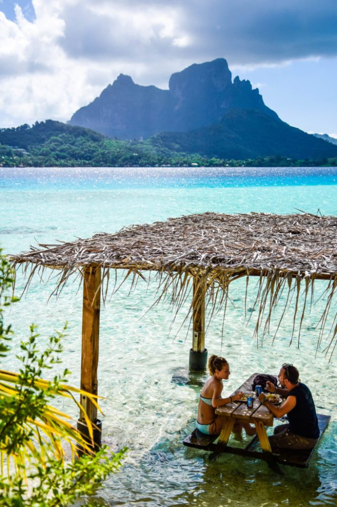 Romantic lunch with your feet in the lagoon and a fantastic view